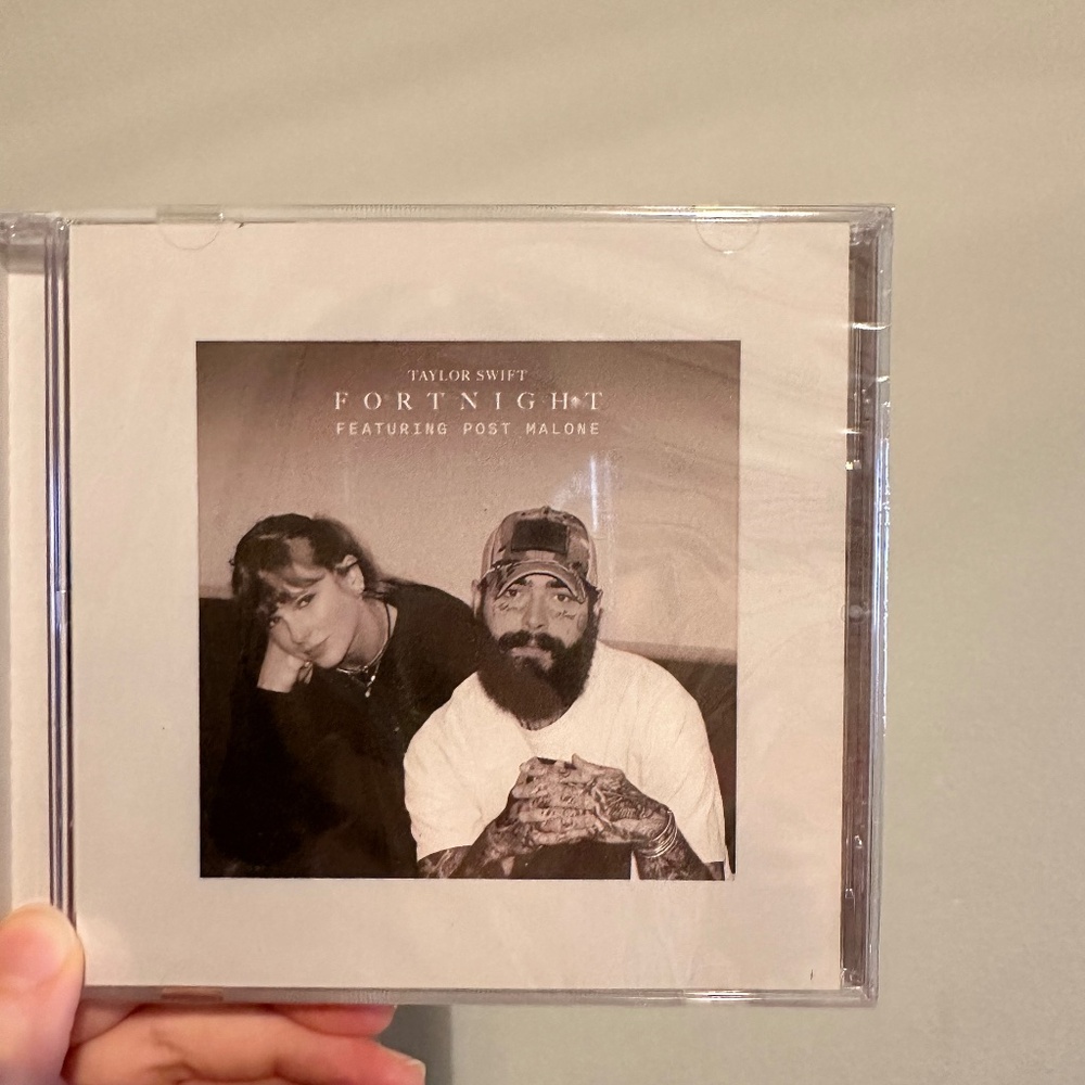 Taylor Swift fortnight cd